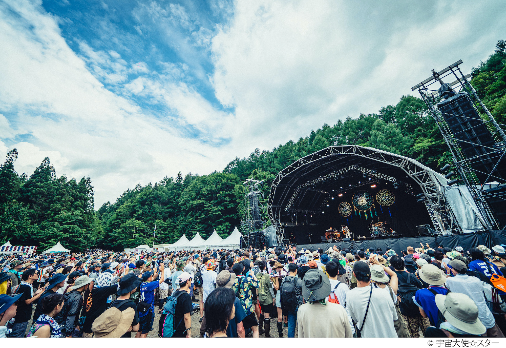 祝！ ザ・キラーズ20年ぶりのフジロックが遂に実現。記念すべきライブで見事なドラムを披露、大感動を与えてくれたWataruさんにコメントをもらいました。超貴重な映像も。2024 07