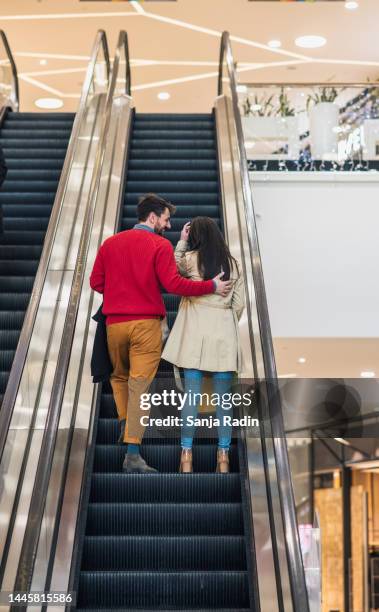 話題のエスカレーターで異変を見つけるゲームで遊ぶ！エスカレーターEscalator
