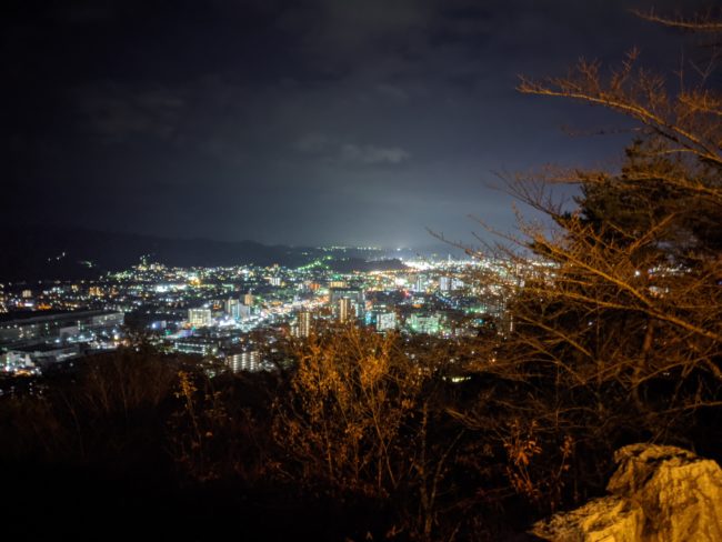 takuyuri_fukushima 👈福島のおすすめ情報 みなさん、こんにちは！ 福島県のお出かけ・グルメ情報を発信している「たくゆり」です💁🏻‍♂️💁🏻‍♀️本日は福島県が誇る夜景スポットを