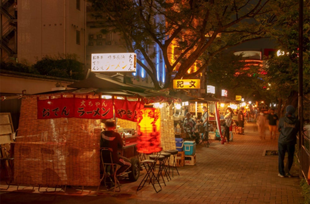 中洲の屋台、憩いの灯消さぬ 感染対策に店主ら一丸 - 日本経済新聞