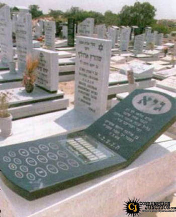 １０年前に建てさせていただいたお墓への追加彫刻のご依頼。アメリカ産ベセルホワイトとブロンズ彫刻のお墓、仙台市立いずみ墓園芝生墓地にて宮城県仙台市の 墓石はストーリーインストーン