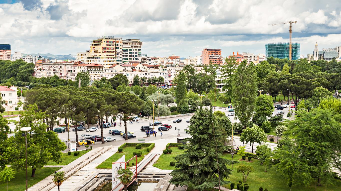 アルバニア ティラナ空港到着から市内までの流れとアクセス旅する観光ガイド