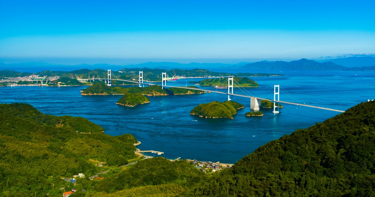 しまなみ海道の来島海峡大橋に塔頂体験 海峡も遊覧船で周遊も -
