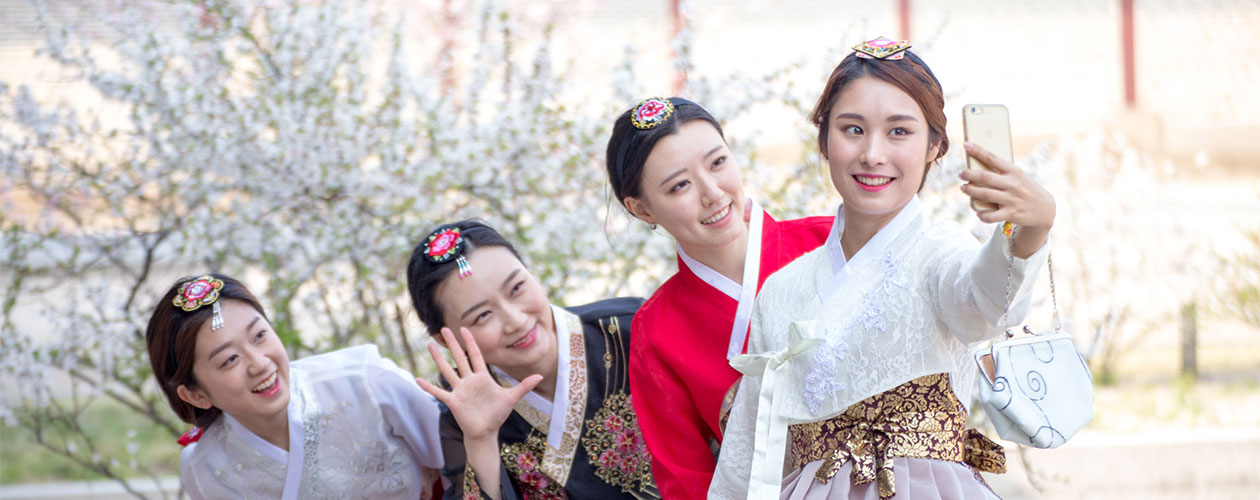 日本語ガイド ソウル半日市内観光 韓国伝統衣装チマチョゴリで写真撮影 景福宮＋守門将交代式＋北村＋仁寺洞