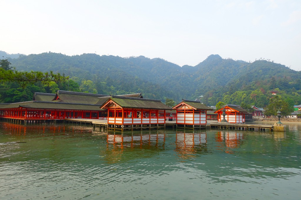 干潮の厳島神社Itsukushima Shrine at low tide