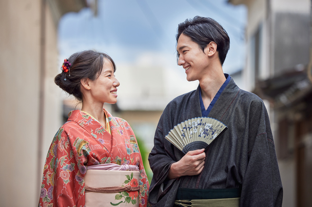 中条あやみ、京都でゆかたデートを満喫♡ ぽーりん×浴衣コーデ4選 2022夏のおすすめ -