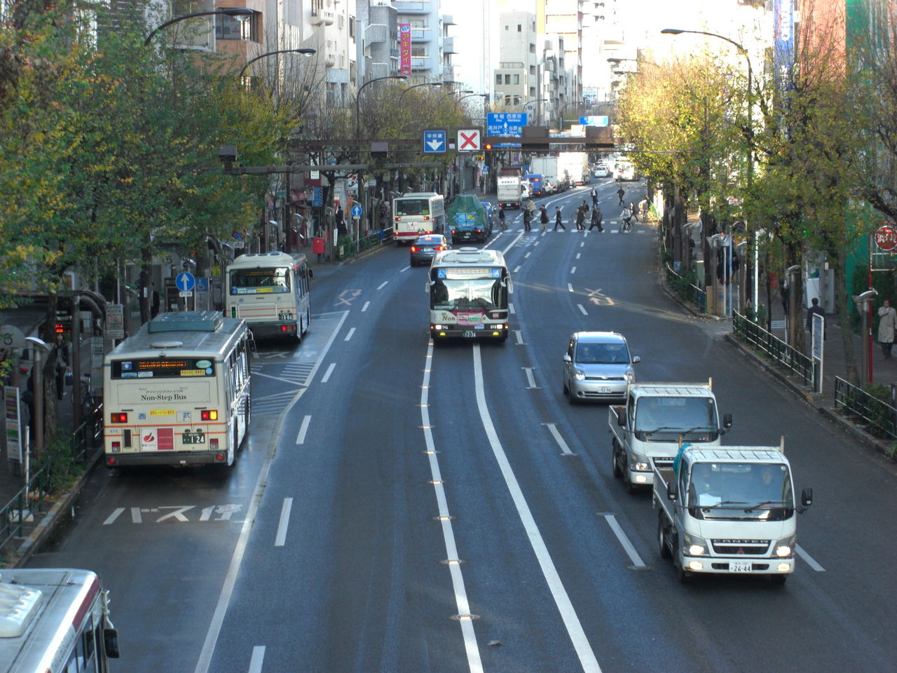 中央線変移区間 中央線が「ちょっとだけズレる｣？特異な中央線変移区間東京・世田谷通り