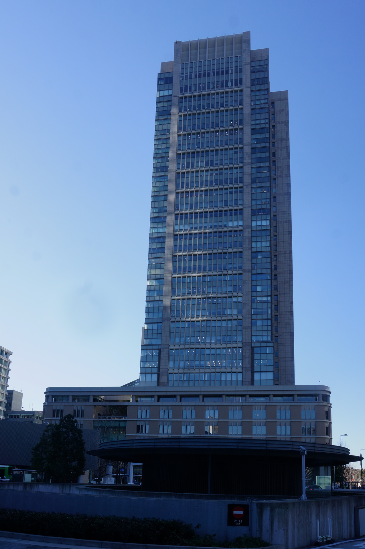 道案内 丸の内丸ビル店への行き方読む、鎌倉シャツ