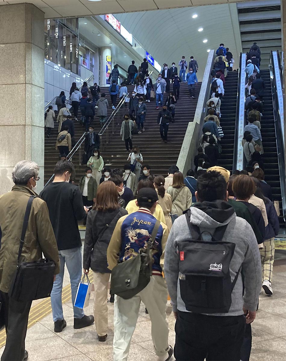 エスカレーターなぜ歩く？ 上 片側空けの背景を探ってみた 追う！マイ・カナガワカナロコ by