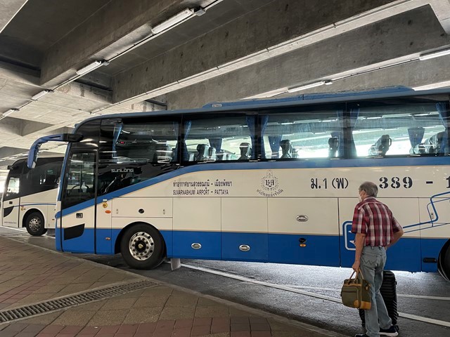 スワンナプーム空港からパタヤの行き方 送迎サービス・バス・タクシーあじあ