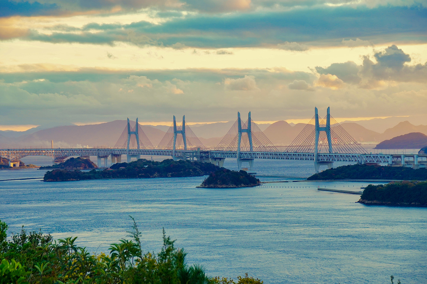 瀬戸大橋開通30周年！ 鷲羽山・下津井の絶景撮影スポット10選おか旅岡山観光WEB 公式 - 岡山県の観光・旅行情報ならココ