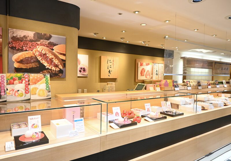 天神地下街にある欧風でモダンな宝くじ売り場、シャレたチャンスセンター - ハカテン