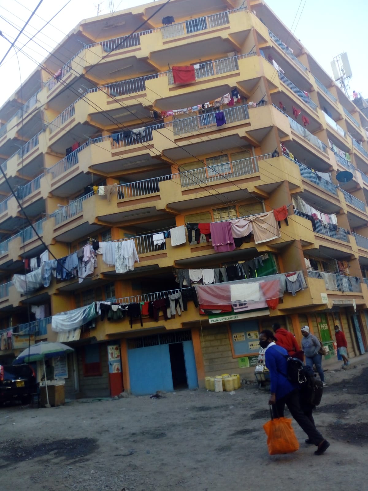 海外まち事情：46 赤道直下の街ナイロビはみんな長袖 2017年6月豊中まちづくり研究所