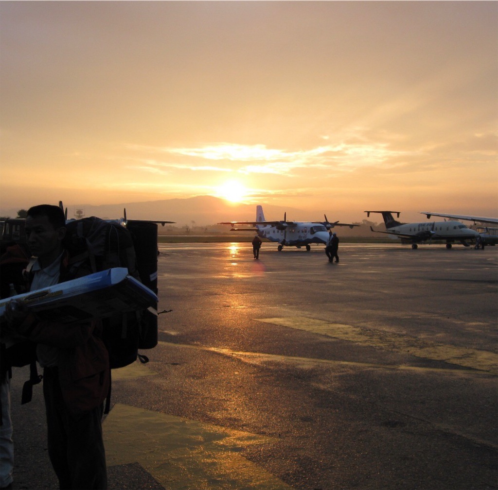 ネパール・旅客機着陸失敗 写真特集：時事ドットコム