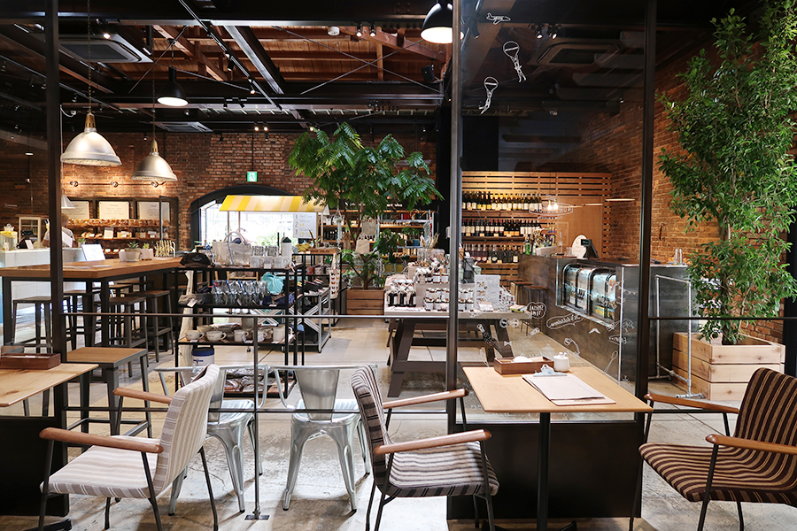 神戸ハーバーランドエリア・煉瓦倉庫に、 カフェレストラン「RED BRICK 1898」が誕生！ブリーフィングデザイン有限会社