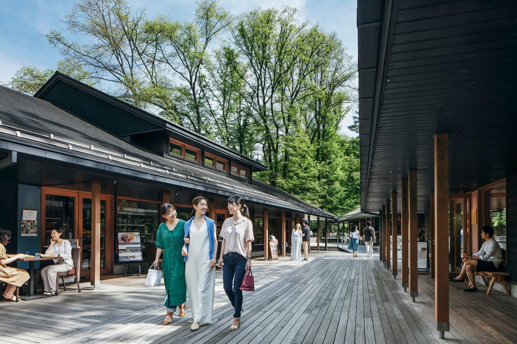 女性も気軽に楽しめる！初夏の軽井沢、日帰り一人旅プランと見どころ ６選 -