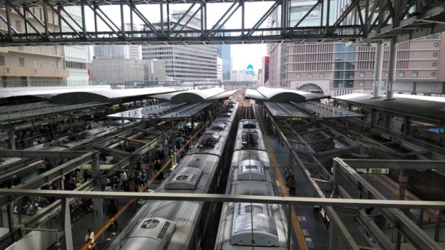 大阪・梅田 あなたの知らない昼の北新地！キタのひる遊び100分さんぽアクティビティジャパン