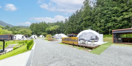 都留市にドームテントのグランピング施設「THE FOREST ザ・フォレスト
