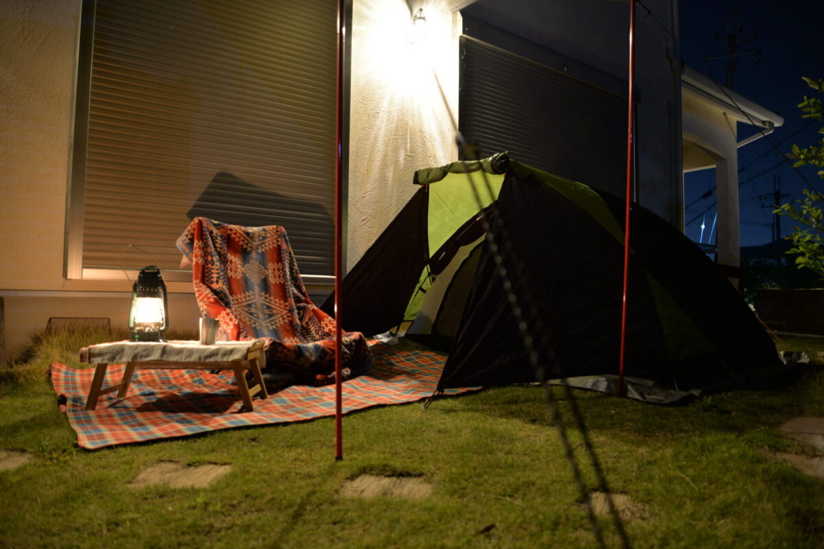 何も考えずにアウトドアギアを使うとご近所迷惑!!「くらしのラボ」家電王とアウトドア王が家キャンプの悩みを解決してくれました！ PR @DIMEアットダイム