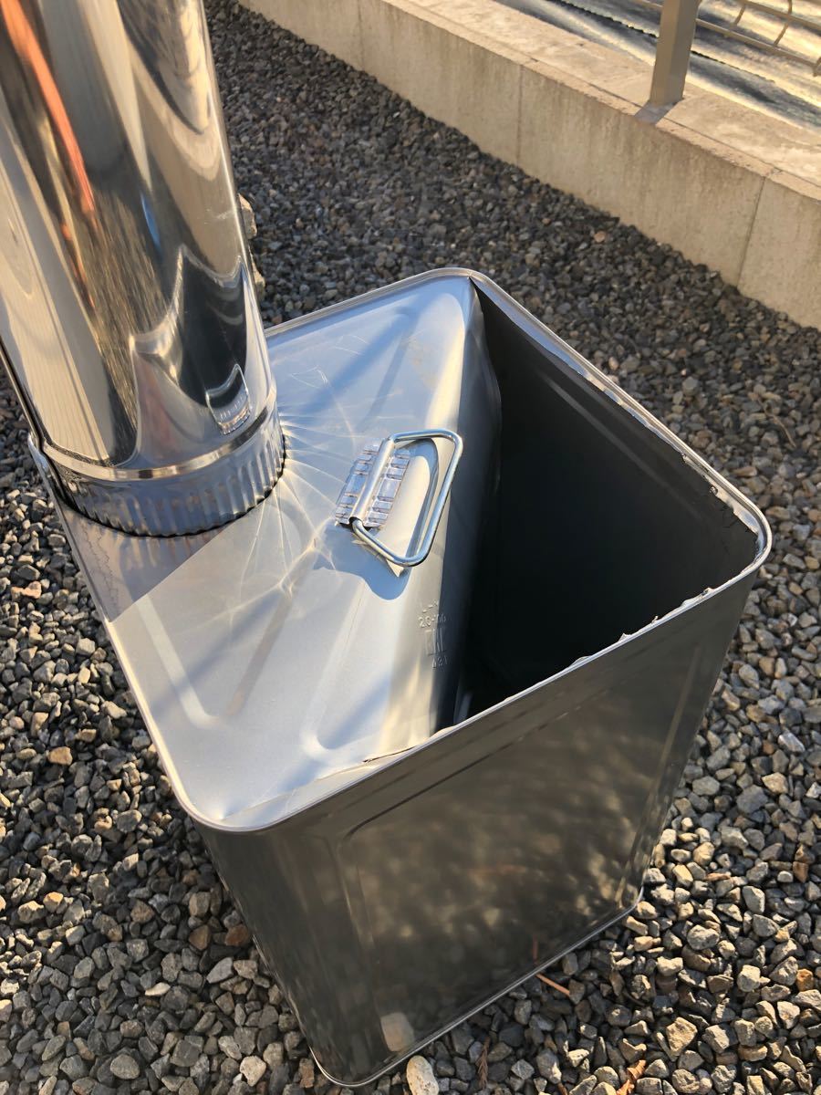 一斗缶で変形可能な焚火台を作った