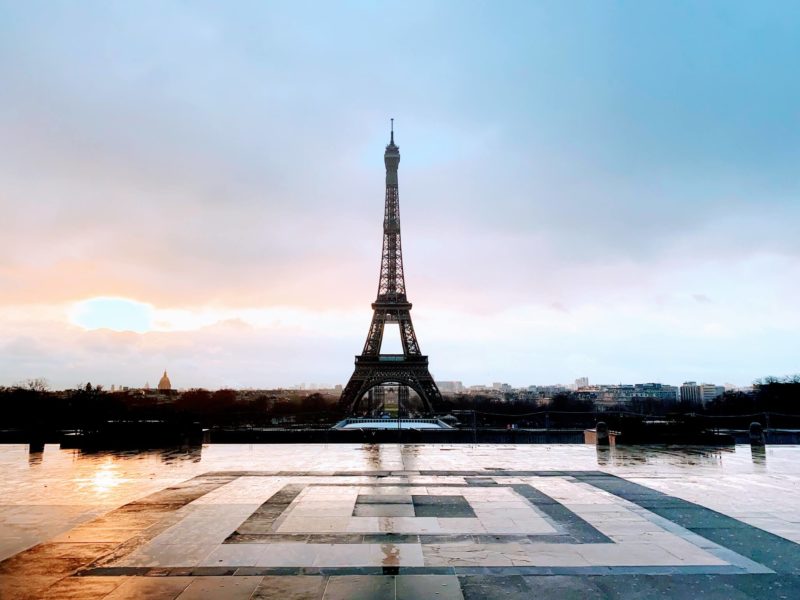 シャン・ド・マルス公園 : 文化遺産見学案内所