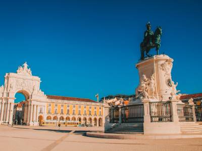 コメルシオ広場 プロジェクションマッピング 11069017731 の写真・イラスト素材アマナイメージズ