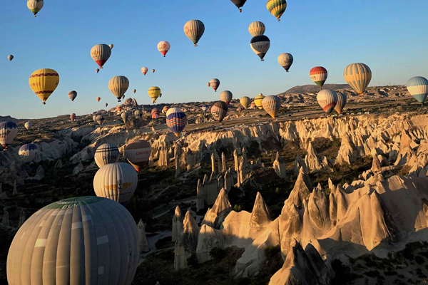 世界の岩 海外の魅力的な奇岩・岩の絶景20選：オンラインツアーまとめどこでもドアTrip メタバース