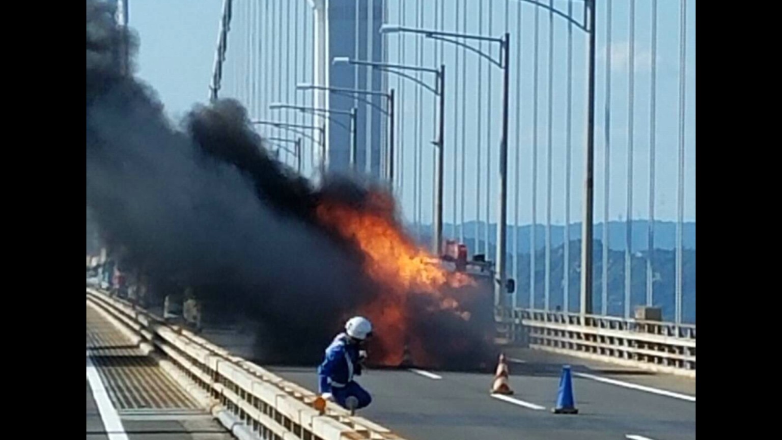 台風10号の影響で明石海峡大橋 神戸淡路鳴門自動車道 通行止めの可能性があります -