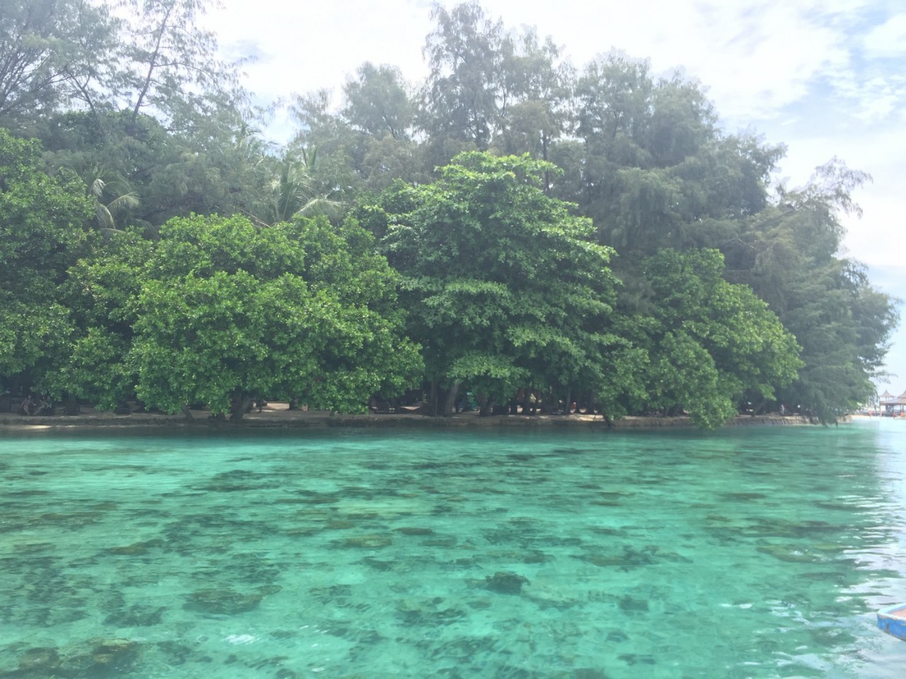 船でジャカルタの「パリ」へ プラウスリブ・パリ島 アンチョールから約１時間じゃかるた新聞