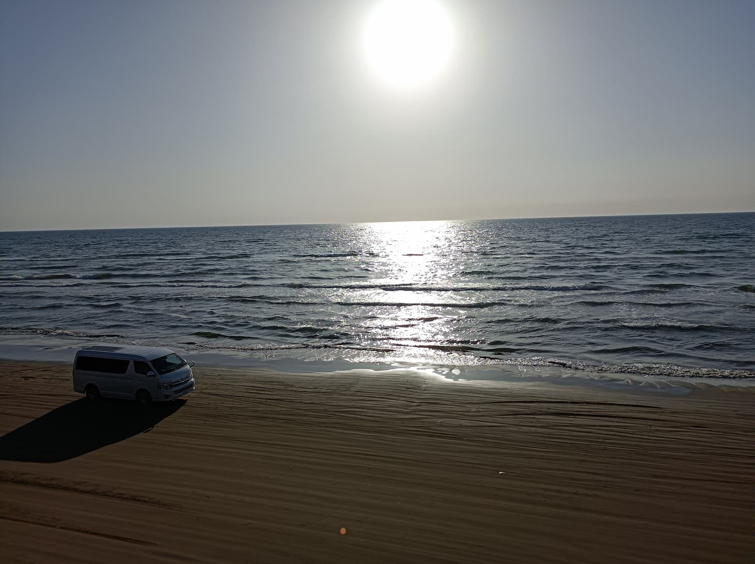 九十九里浜も鳥取砂丘も、車で走れる砂浜も 狭まる海岸：朝日新聞