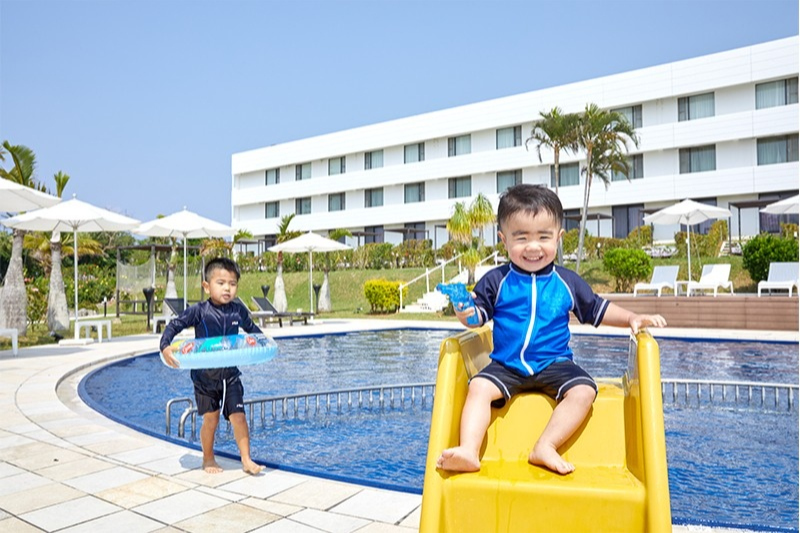 ゴージャスすぎ 美しい海の中でのステイはいかが？ モルディブに世界初の「海中ヴィラ」がオープンPouch