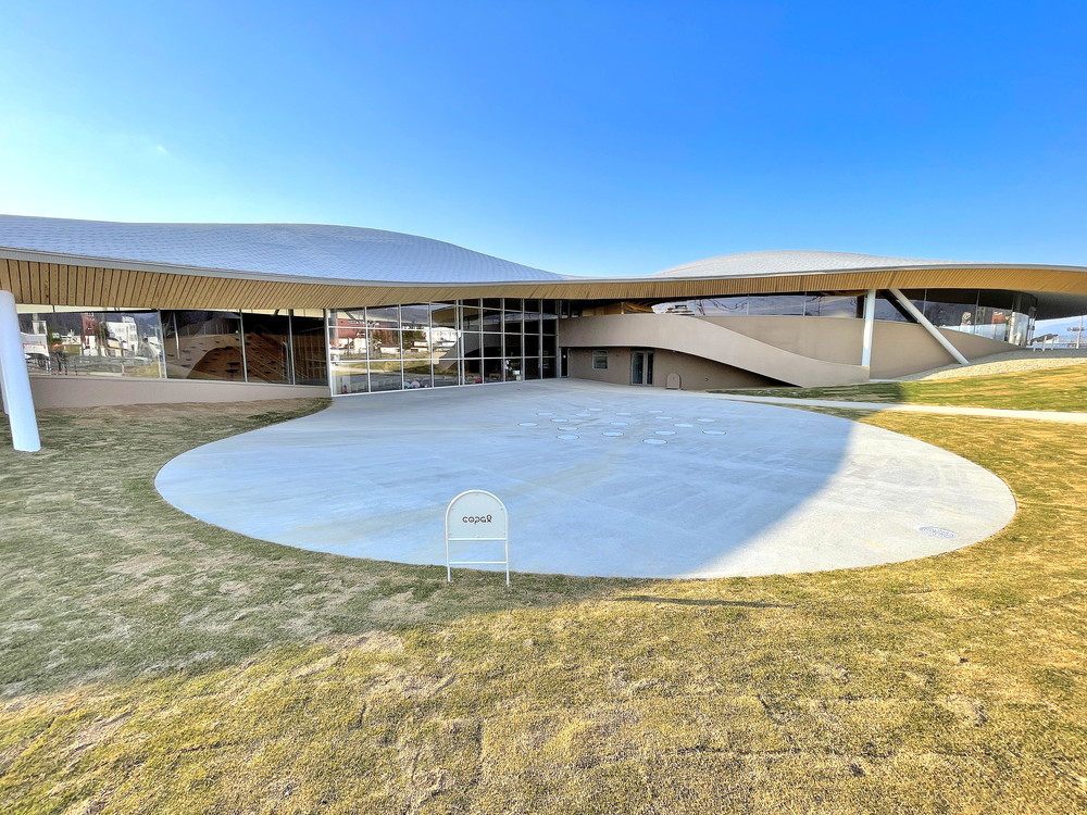 シェルターインクルーシブプレイス コパル 山形市片谷地4月18日にオープンしたインクルーシブな児童遊戯施設。感染症対策で予約制なので、ご注意くださいね。