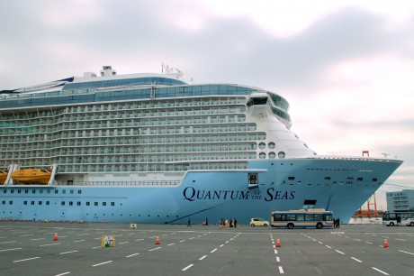 横浜港の豪華客船絵画買取専門ギャラリーアート六本木オフィシャルブログ