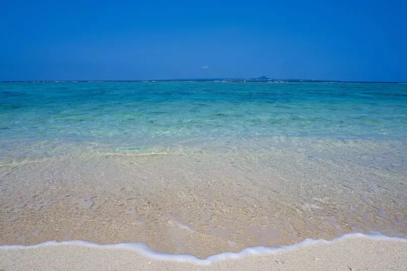 瀬底大橋 -沖縄県 の詳細情報ことりっぷ