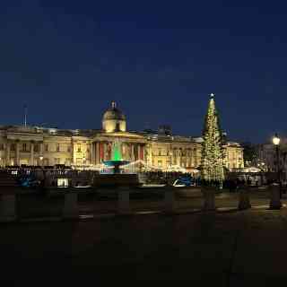 見ているだけでも楽しいサマーセットハウスのアイススケートは必見！ロンドンナビ