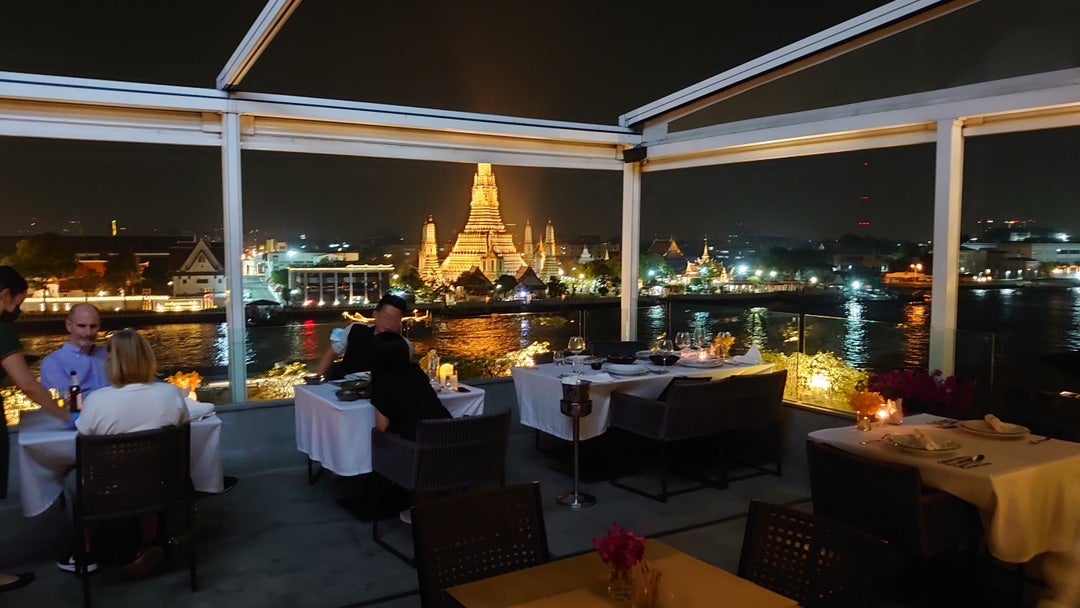 ワットアルンが見える絶景レストランでタイ料理「Supanniga Eating Room」タイ・バンコク旅行情報とレストラン ・スパ・お土産・雑貨・生活情報など旅ライターがご紹介します