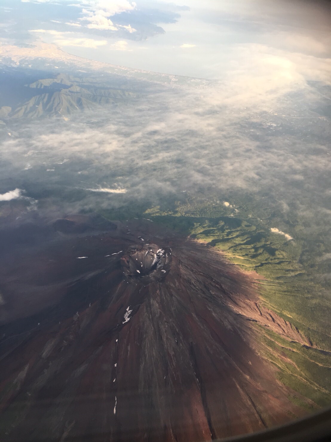 富士山上空 Beyond the