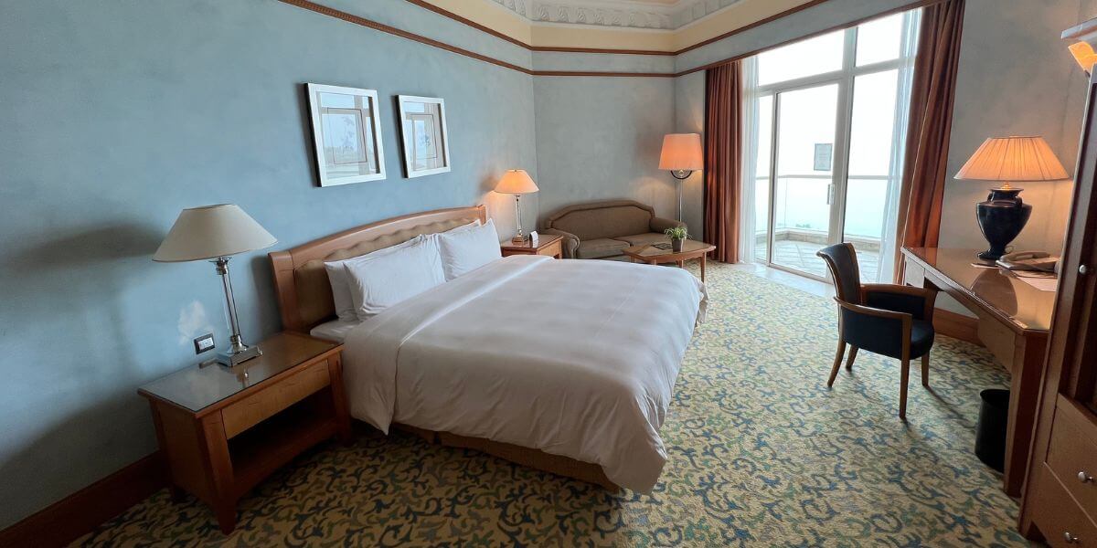 7つ星ホテル”ブルジュ・アル・アラブ”で夫婦ランチ＠ドバイGLOBAL LIFE-PC1台で世界を旅する- 海外起業家夫婦