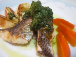 クセ強っ 沖縄の道の駅で「聞いたことがない名前の魚」ぜ〜んぶ食べてみた今日は『道の駅の日』ロケットニュース24