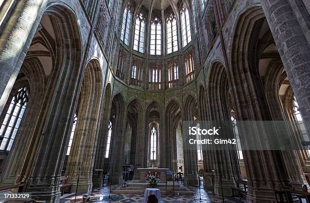 ノルマンディーのモンサンミッシェルのベネディクト会修道院 - ゴシック様式のストックフォトや画像を多数ご用意