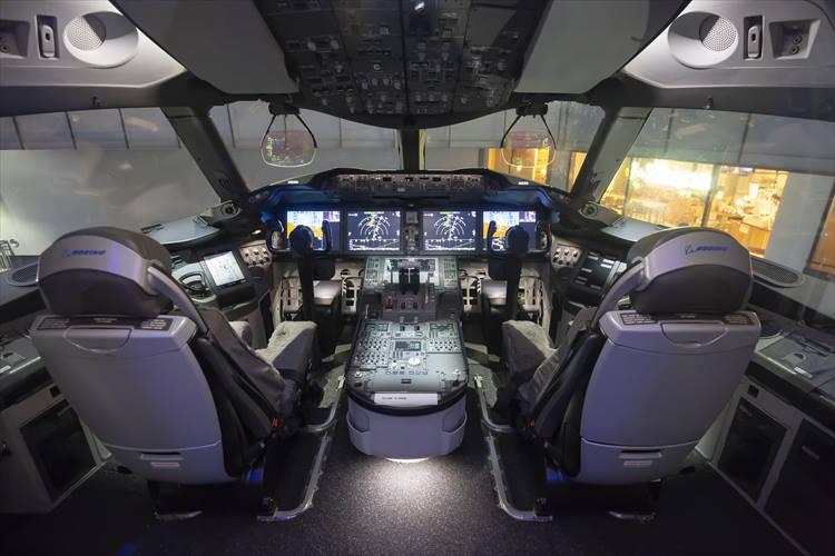 Cockpit pilots」の6.5万点のロイヤリティフリー画像、写真素材、絵Shutterstock
