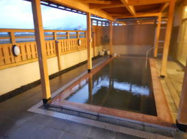 沼木温泉 辻ヶ花：田園地帯に立地する和風造りのまったり温泉施設