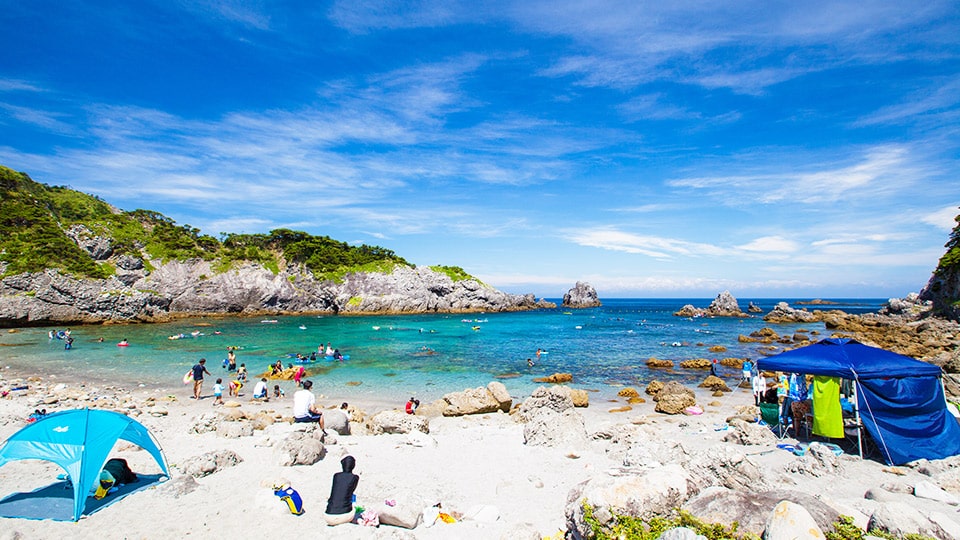 伊豆諸島までのおすすめアクセス6つの島別に徹底比較！伊豆大島・神津島・新島・式根島・八丈島ツアー販売中