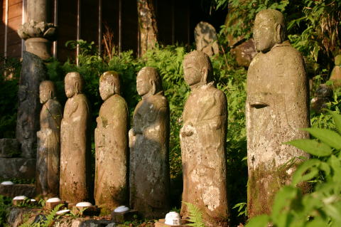 元箱根石仏群 元箱根石仏・石塔群歴史公園ニッポン旅マガジン