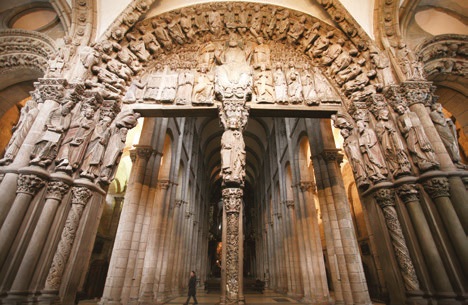 パラドールとスペインの旅 サンティアゴ・デ・コンポステラの観光 大聖堂と栄光の門