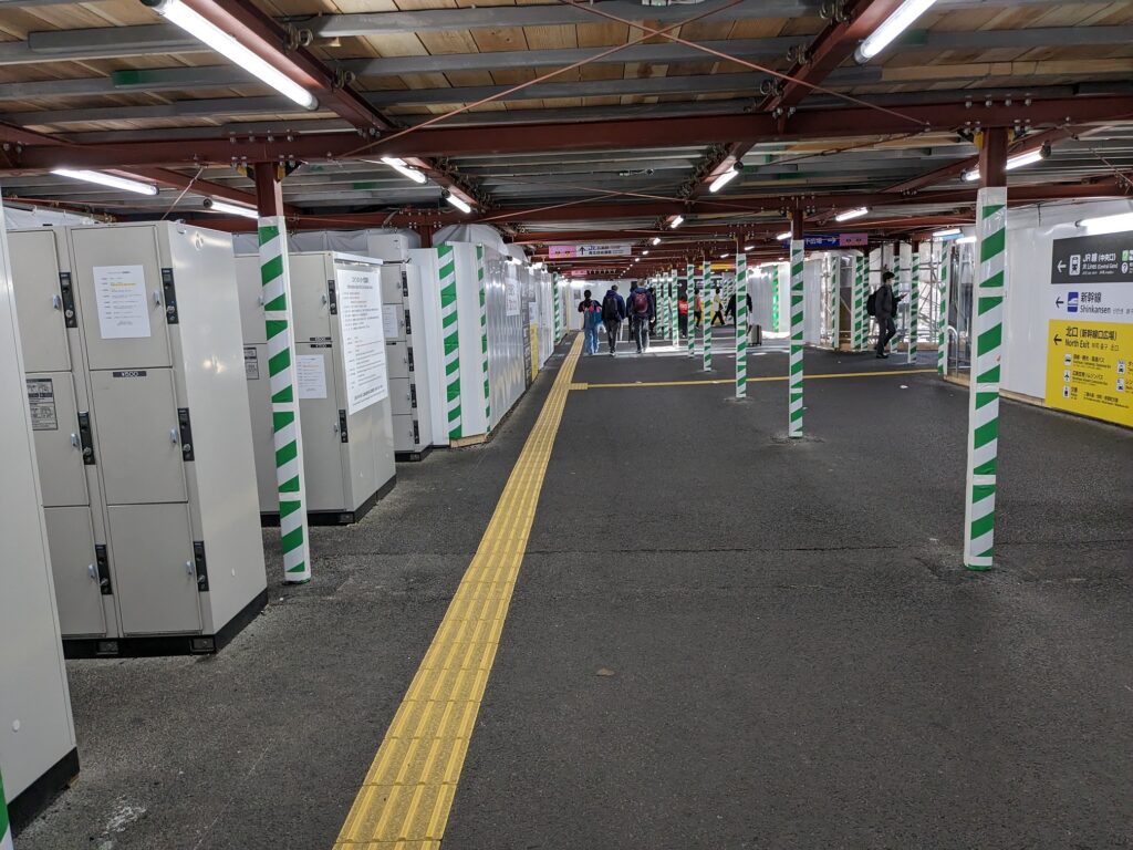 広島駅北口・新幹線の改札前に、大型コインロッカーを増設