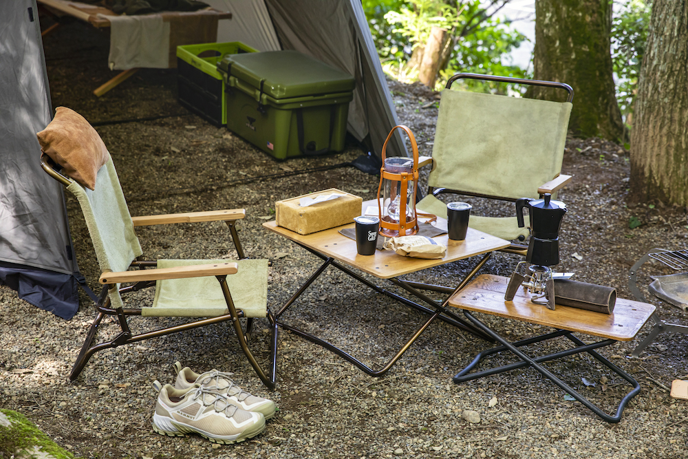 韓国アウトドアブランド オシャレなテントとチェア薪ストヤ