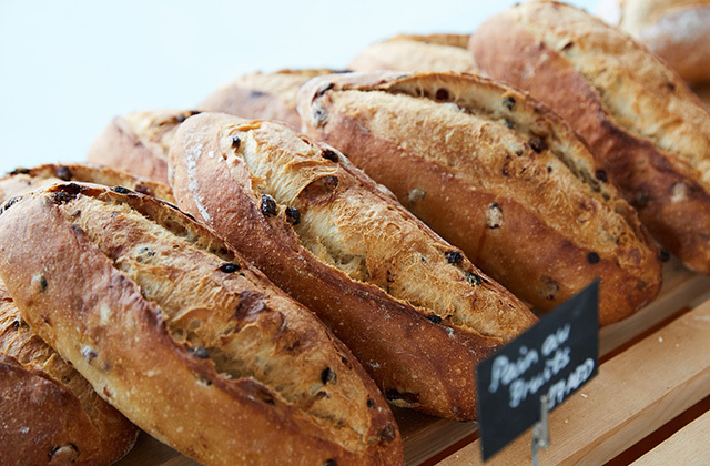 ネットショップでパン販売！必要資格や許可は？開業時に使える無料サービスも紹介 - STORES