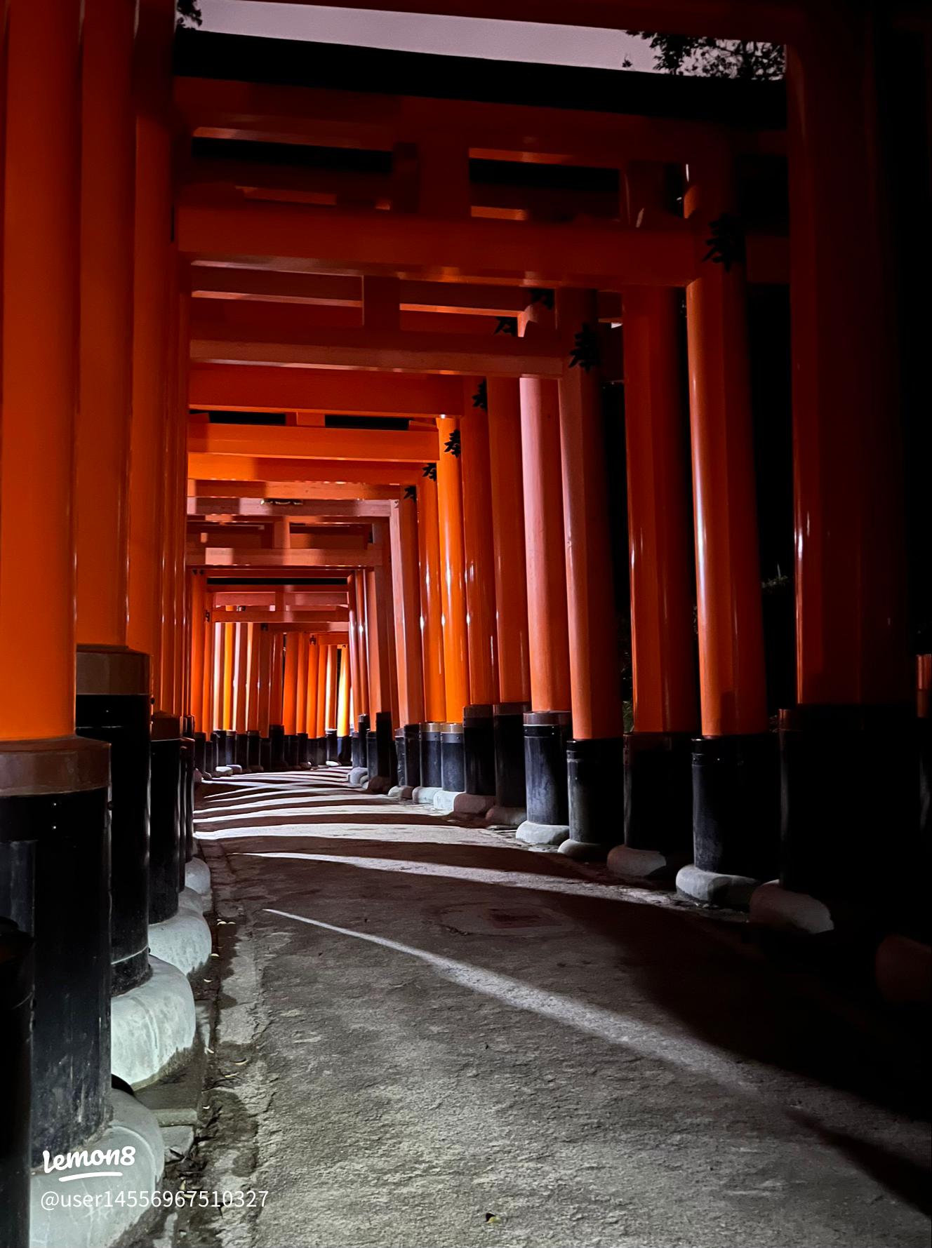 着物で撮りたい伏見稲荷の千本鳥居 – UME SAKURA