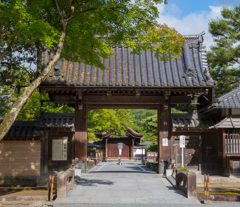 金閣寺をより深く楽しむために読むべき観光ガイドGOOD LUCK TRIP